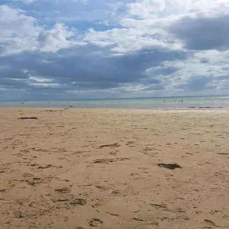 Family Escape With Terrace * Isigny-le-Buat