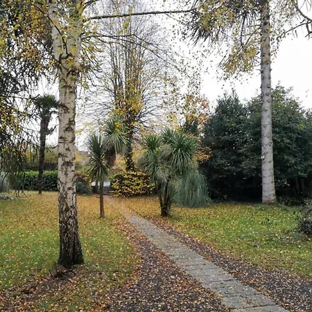 Σπίτι διακοπών Family Escape With Terrace Isigny-le-Buat