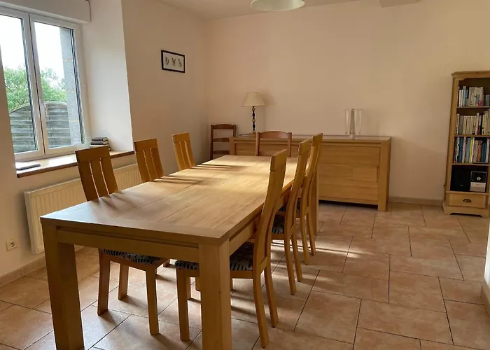 Family Escape With Terrace Casa vacanze Isigny-le-Buat